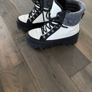 Cougar Waterproof Snow Boots Black White Lug Sole Winter Size 7